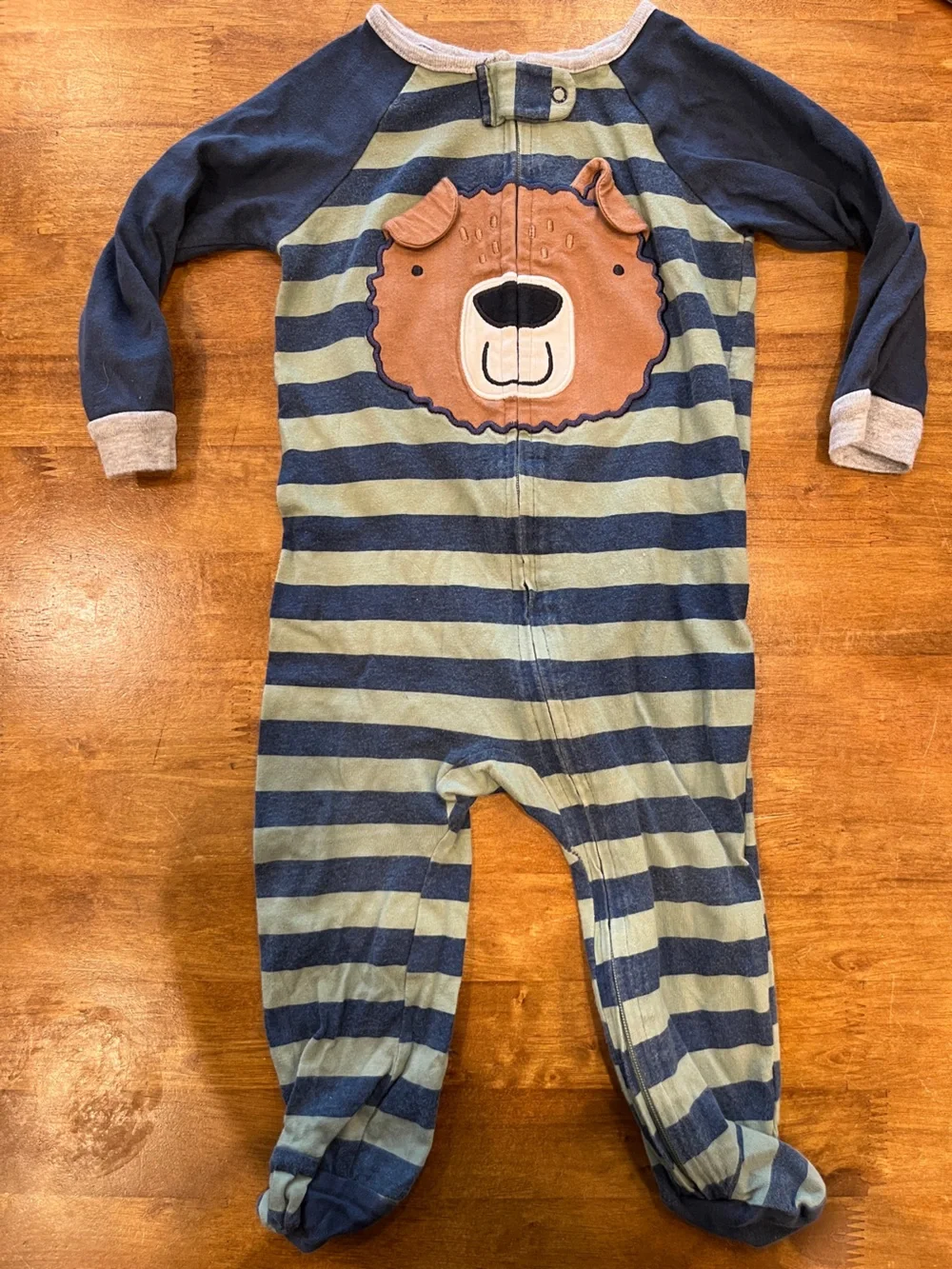 2 Gerber Footie Pajamas 6-9 Months